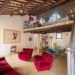 Monti Designer Loft By Romeloft