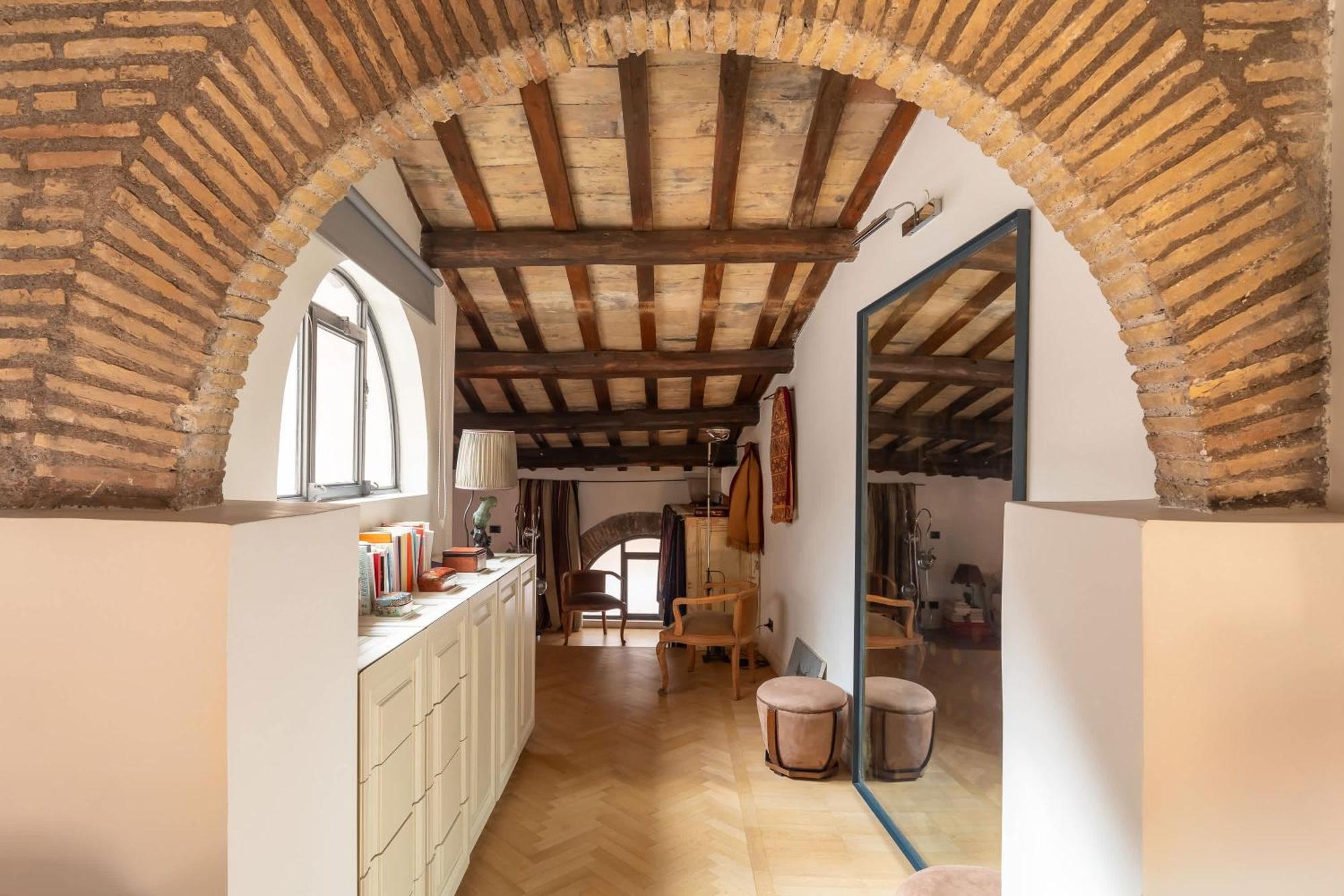 Monti Designer Loft By Romeloft Apartment *