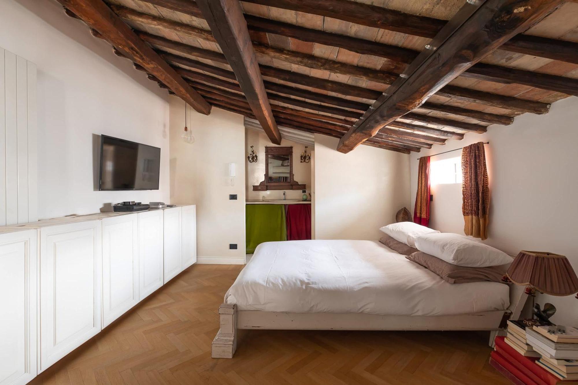 Monti Designer Loft By Romeloft Apartment Rom