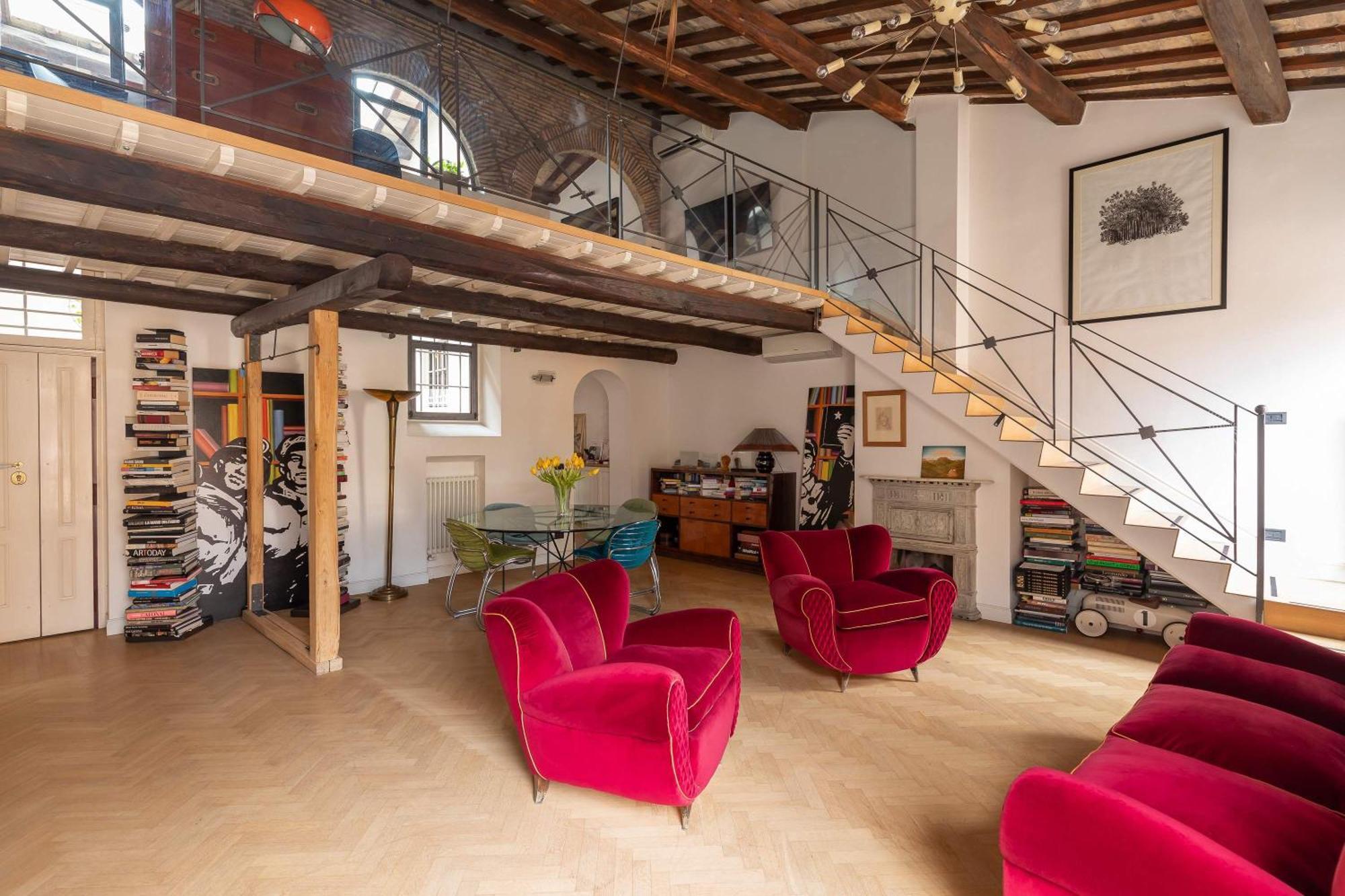 Monti Designer Loft By Romeloft *